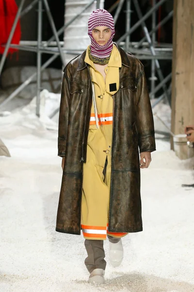 Look 9